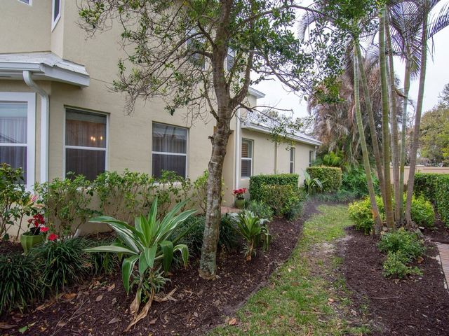 1935 Bridgepointe Circle 62, Vero Beach, FL 32967