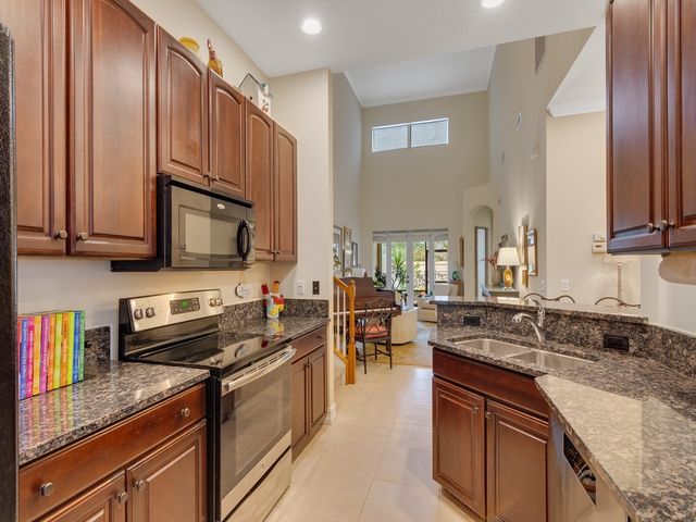 1935 Bridgepointe Circle 62, Vero Beach, FL 32967