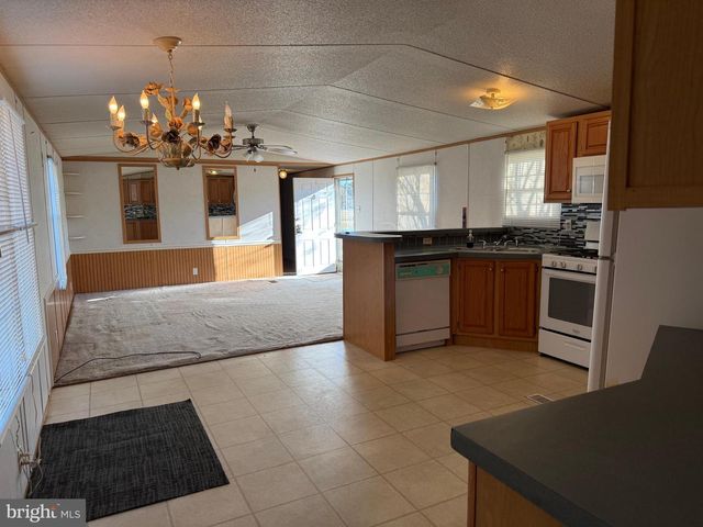 44 HITCH POND CIR, Seaford, DE 19973