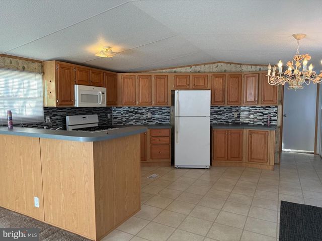 44 HITCH POND CIR, Seaford, DE 19973