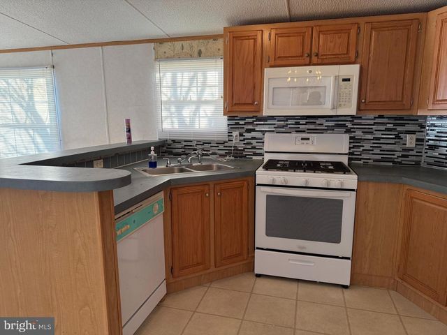 44 HITCH POND CIR, Seaford, DE 19973