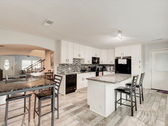 2801 W Biddison Street, Fort Worth, TX 76109