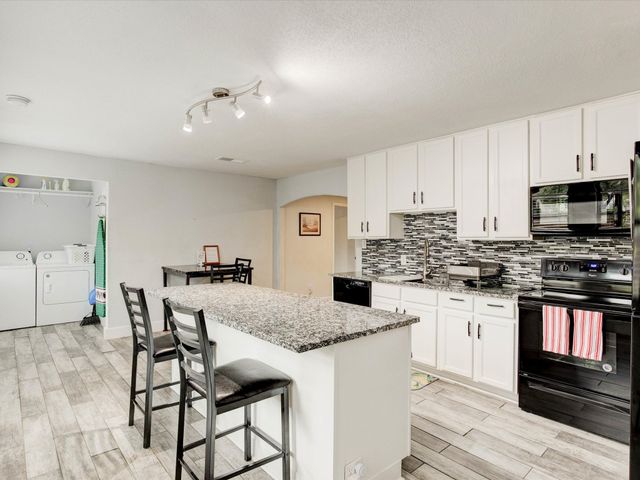 2801 W Biddison Street, Fort Worth, TX 76109
