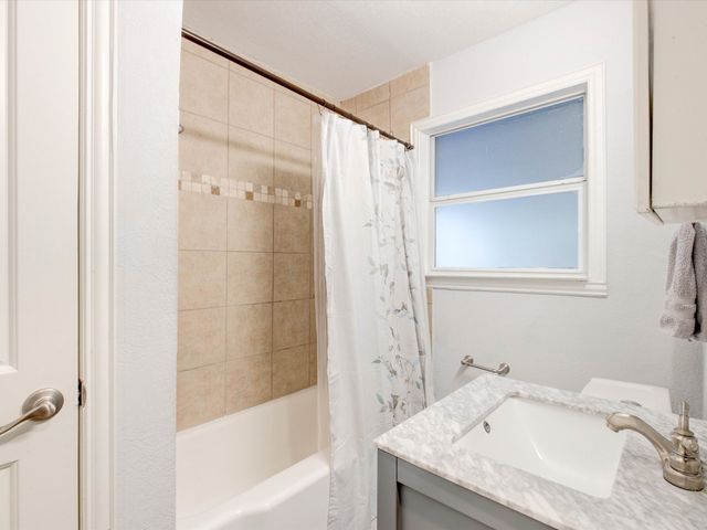 2801 W Biddison Street, Fort Worth, TX 76109