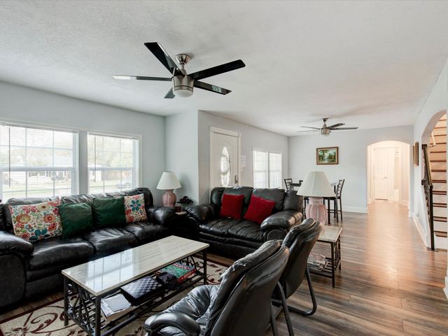 2801 W Biddison Street, Fort Worth, TX 76109