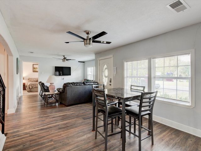 2801 W Biddison Street, Fort Worth, TX 76109