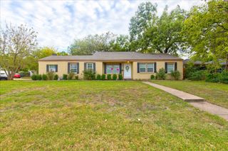 2801 W Biddison Street, Fort Worth, TX 76109