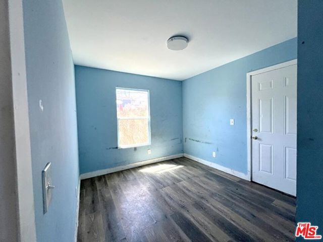 433 W 94th Street, Los Angeles, CA 90003
