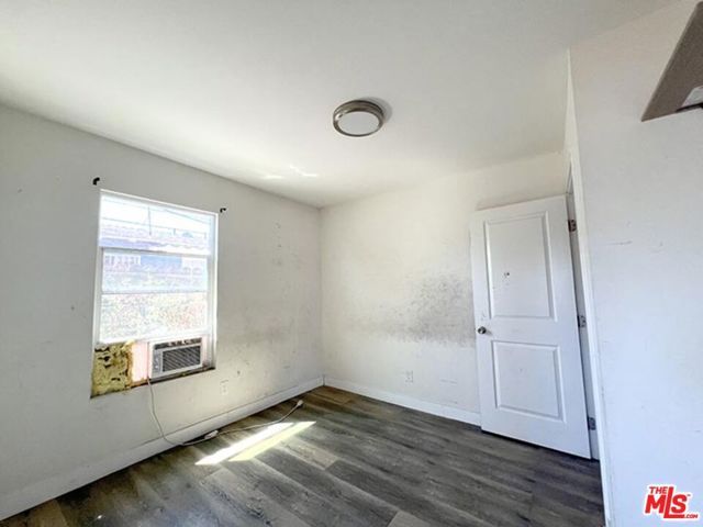 433 W 94th Street, Los Angeles, CA 90003