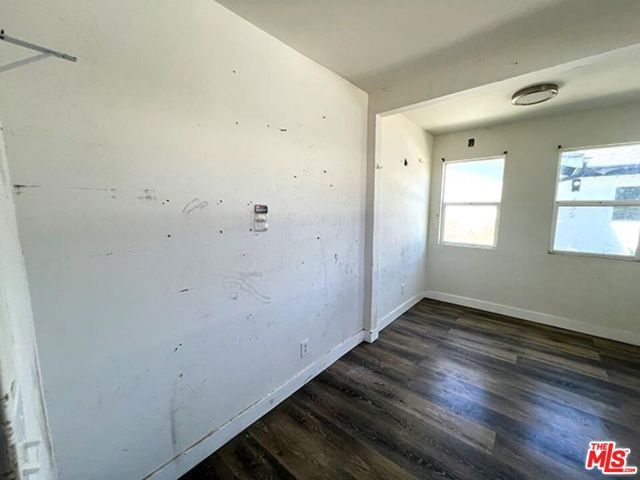 433 W 94th Street, Los Angeles, CA 90003