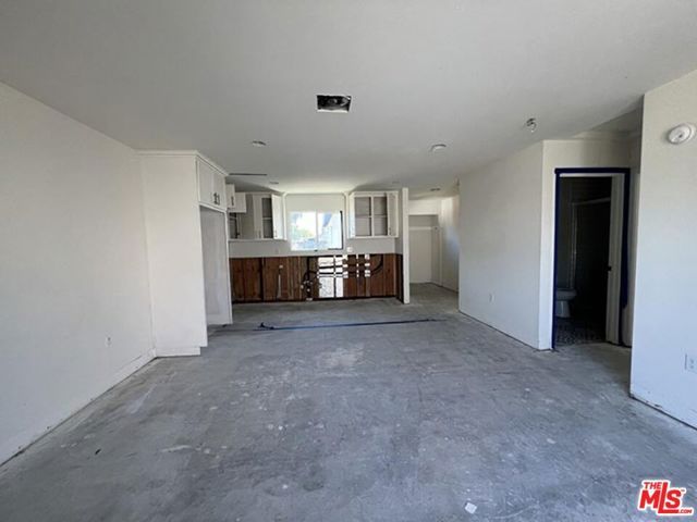 433 W 94th Street, Los Angeles, CA 90003