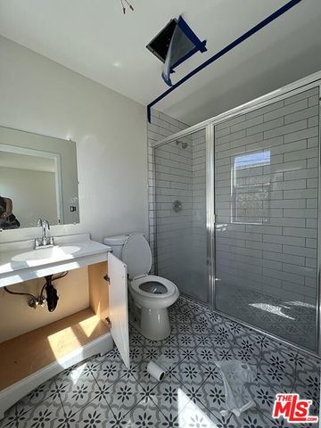 433 W 94th Street, Los Angeles, CA 90003