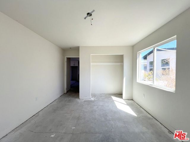 433 W 94th Street, Los Angeles, CA 90003