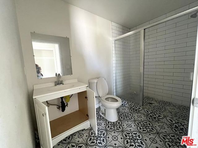 433 W 94th Street, Los Angeles, CA 90003