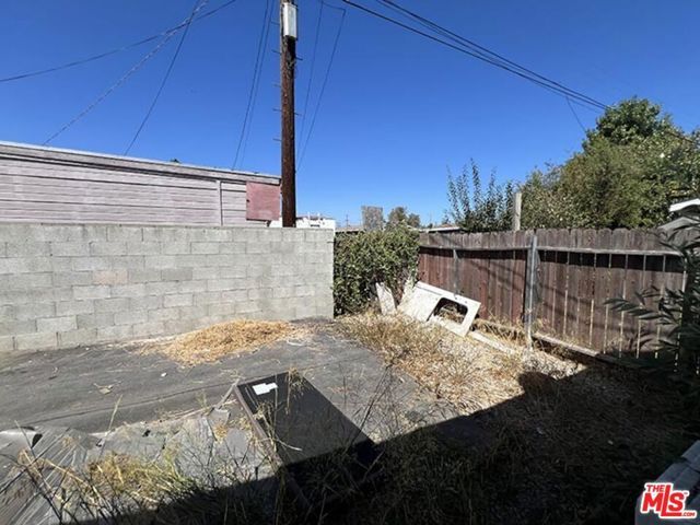 433 W 94th Street, Los Angeles, CA 90003