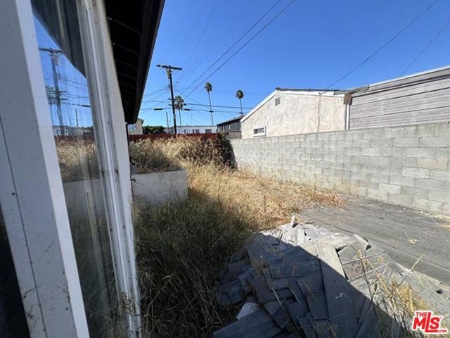433 W 94th Street, Los Angeles, CA 90003