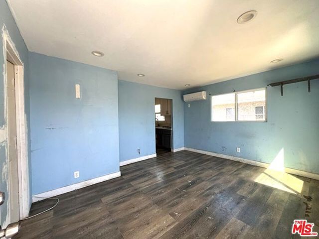 433 W 94th Street, Los Angeles, CA 90003