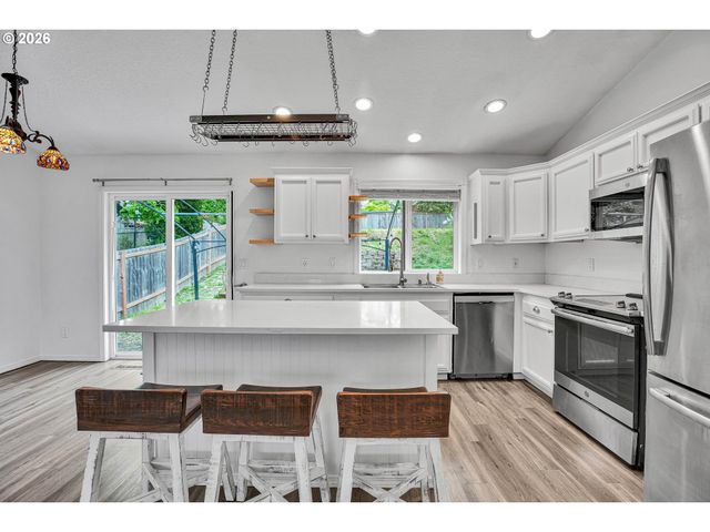 16610 Se HAROLD Ave, Milwaukie, OR 97267