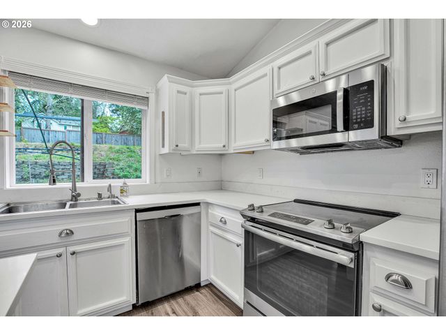 16610 Se HAROLD Ave, Milwaukie, OR 97267