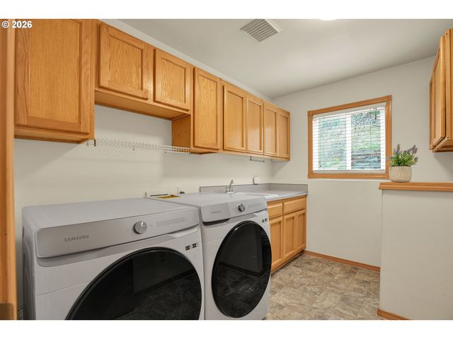 16610 Se HAROLD Ave, Milwaukie, OR 97267