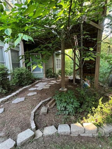 1883 Brackendale Road, Kennesaw, GA 30152
