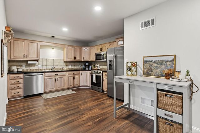 304 TREETOPS CT, Lancaster, PA 17601