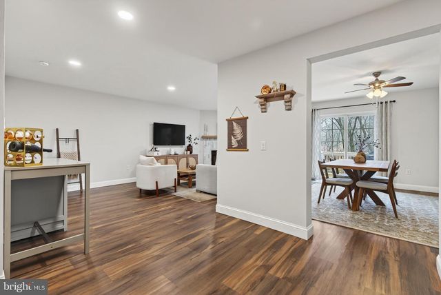 304 TREETOPS CT, Lancaster, PA 17601