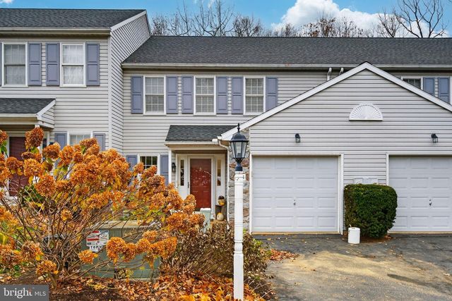 304 TREETOPS CT, Lancaster, PA 17601