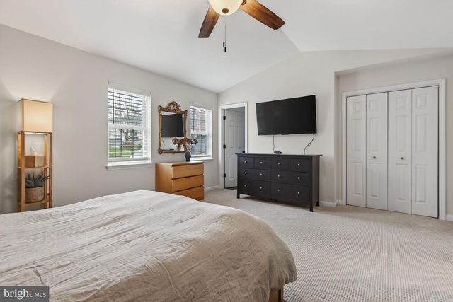 304 TREETOPS CT, Lancaster, PA 17601