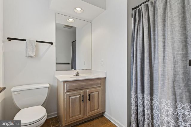 304 TREETOPS CT, Lancaster, PA 17601