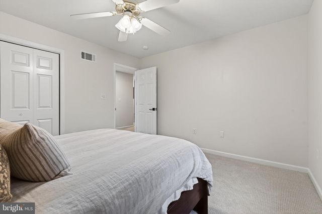 304 TREETOPS CT, Lancaster, PA 17601