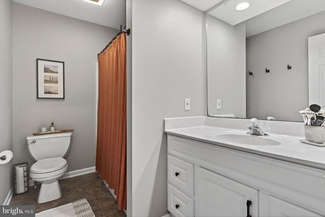 304 TREETOPS CT, Lancaster, PA 17601