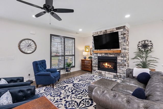 1801 Twin Caves Dr, Lewisburg, TN 37091