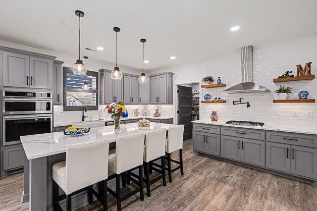 1801 Twin Caves Dr, Lewisburg, TN 37091