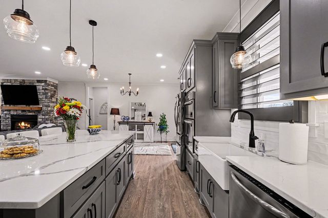 1801 Twin Caves Dr, Lewisburg, TN 37091