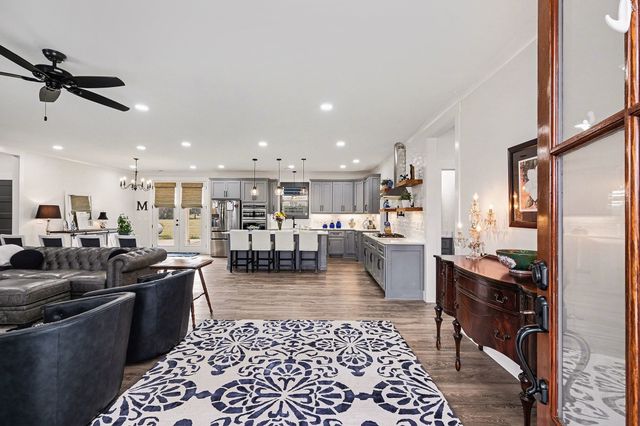 1801 Twin Caves Dr, Lewisburg, TN 37091