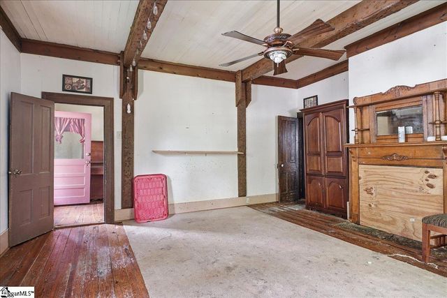 419 Academy Street, Laurens, SC 29360