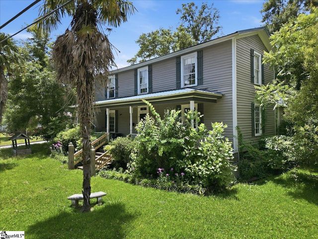 419 Academy Street, Laurens, SC 29360