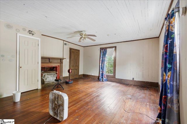 419 Academy Street, Laurens, SC 29360