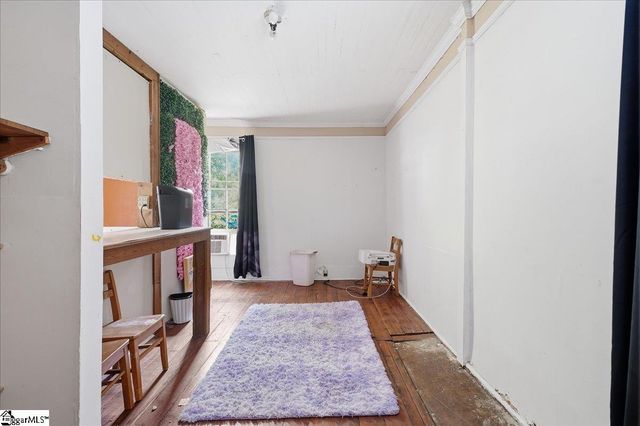419 Academy Street, Laurens, SC 29360