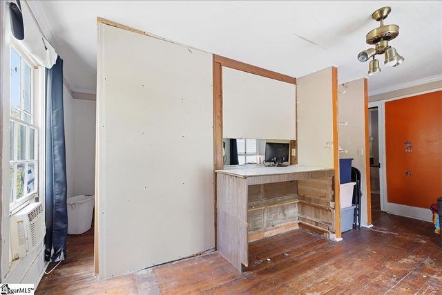 419 Academy Street, Laurens, SC 29360