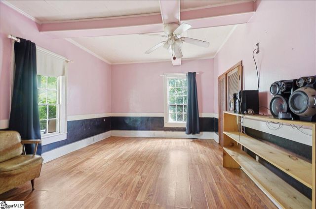 419 Academy Street, Laurens, SC 29360