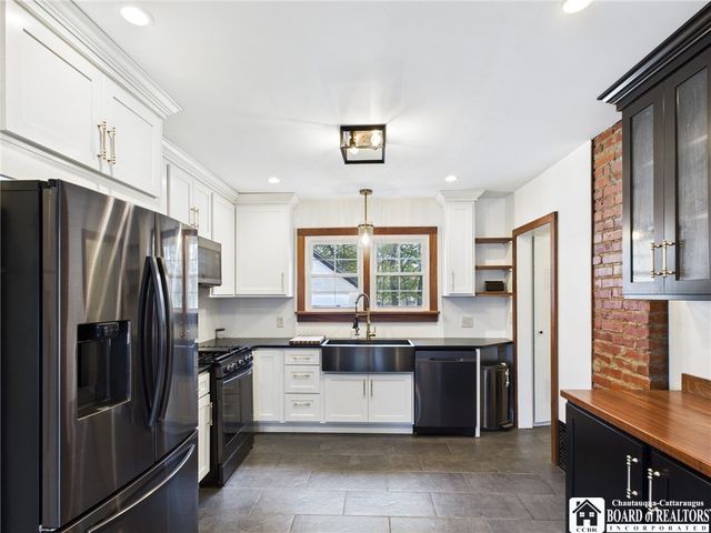 7 Stewart Avenue, Jamestown, NY 14701