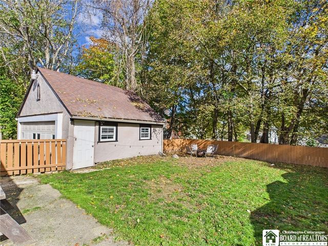 7 Stewart Avenue, Jamestown, NY 14701
