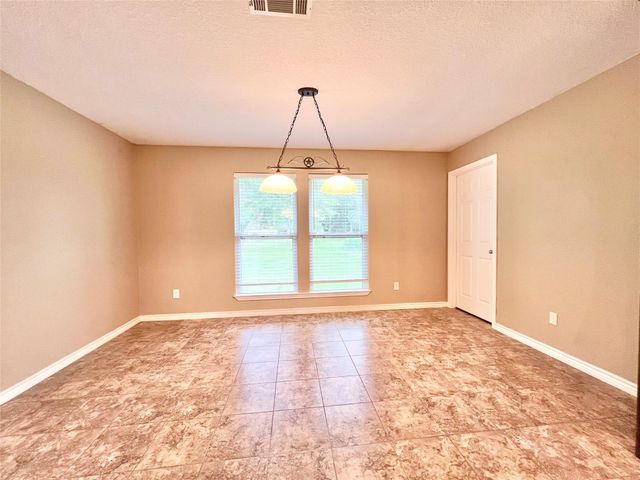 7017 Caldwell Road, Hitchcock, TX 77563