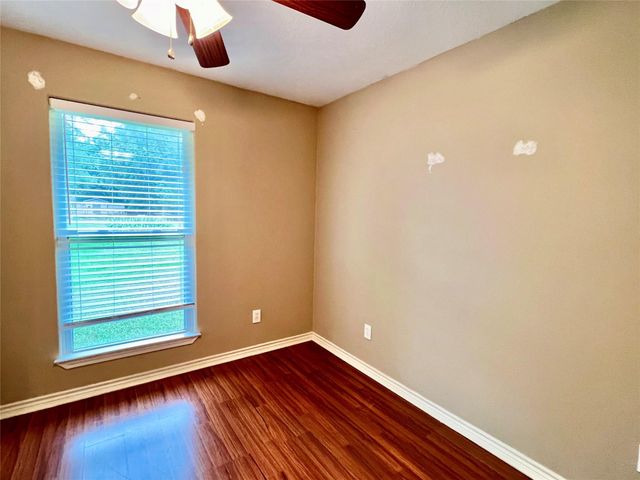 7017 Caldwell Road, Hitchcock, TX 77563