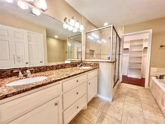 7017 Caldwell Road, Hitchcock, TX 77563