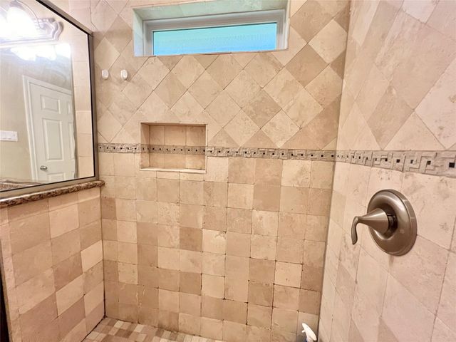 7017 Caldwell Road, Hitchcock, TX 77563