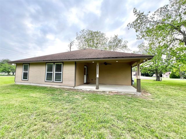 7017 Caldwell Road, Hitchcock, TX 77563