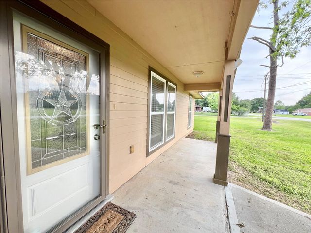 7017 Caldwell Road, Hitchcock, TX 77563